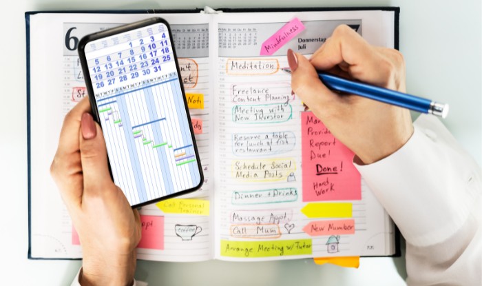 Calendar showing flexible tutoring timing options for a part-time tutor